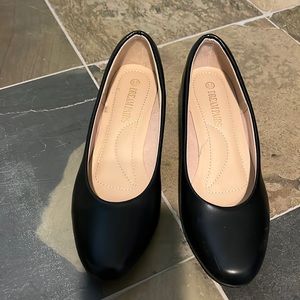 Dream Paris comfy small pump heel